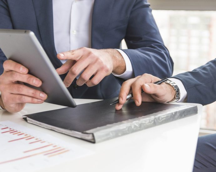 business-lawyers-consultation-meeting